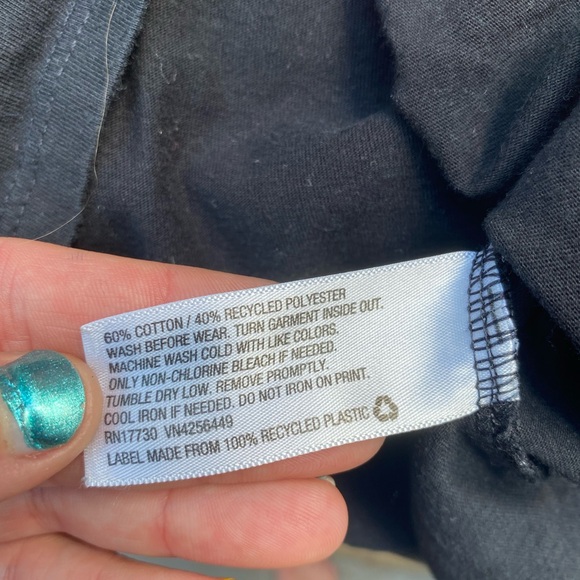 🏷️ Cat & Jack Black Long Sleeve Tee with Sparkly Rainbow Graphic 🌈🦄🌦️ - Picture 6 of 9